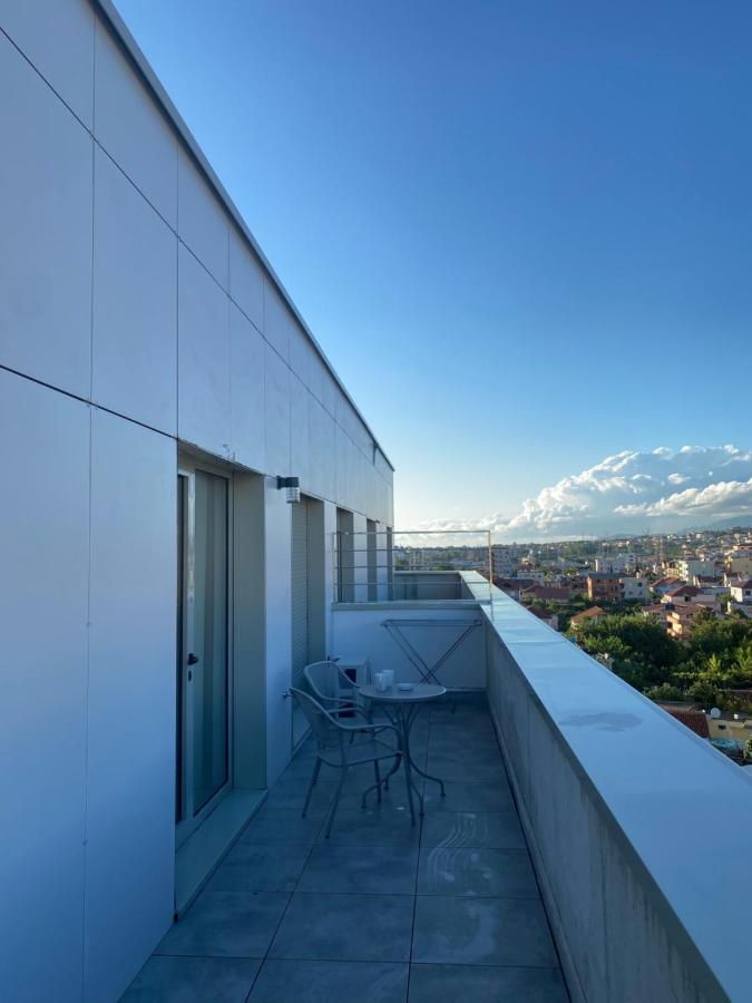 Luxury Rooftop 23 Panzió Tirana Kültér fotó