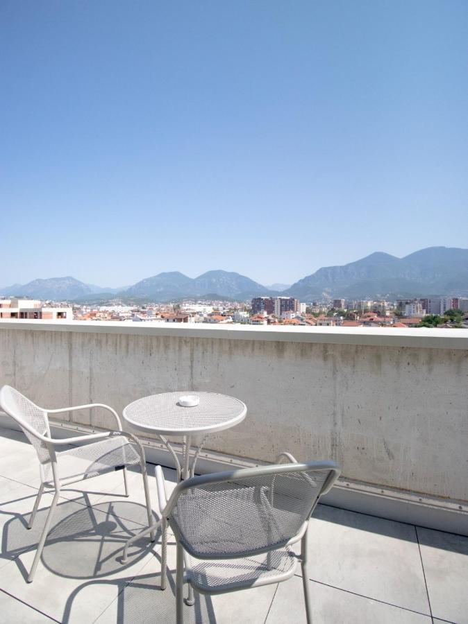 Luxury Rooftop 23 Panzió Tirana Kültér fotó