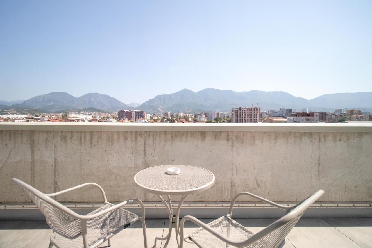 Luxury Rooftop 23 Panzió Tirana Kültér fotó